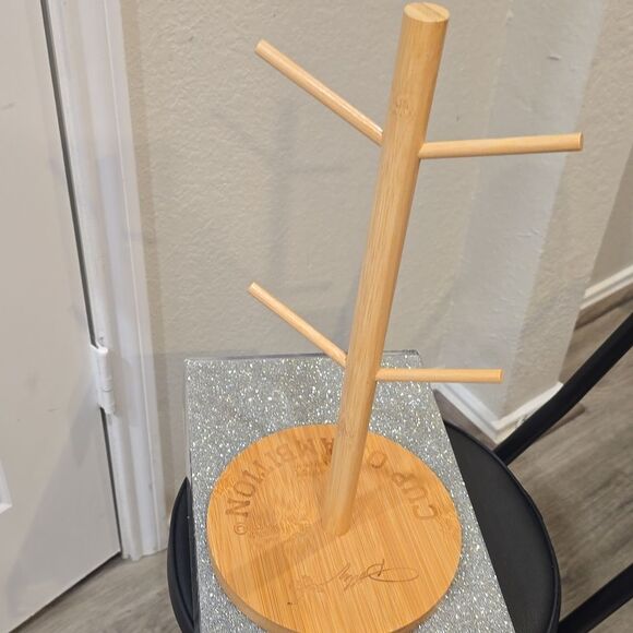 Dolly Parton Cup of Ambition Mug Tree - Picture 7 of 7